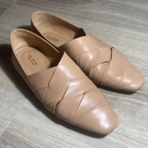 Via Spiga Women's Nude Leather Flats